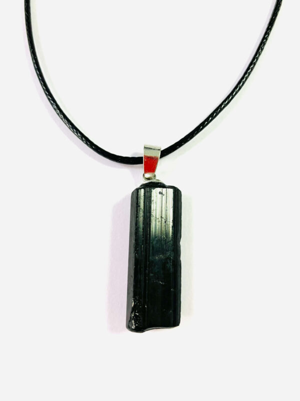 MINERAL-M4 TURMALINA NEGRA
